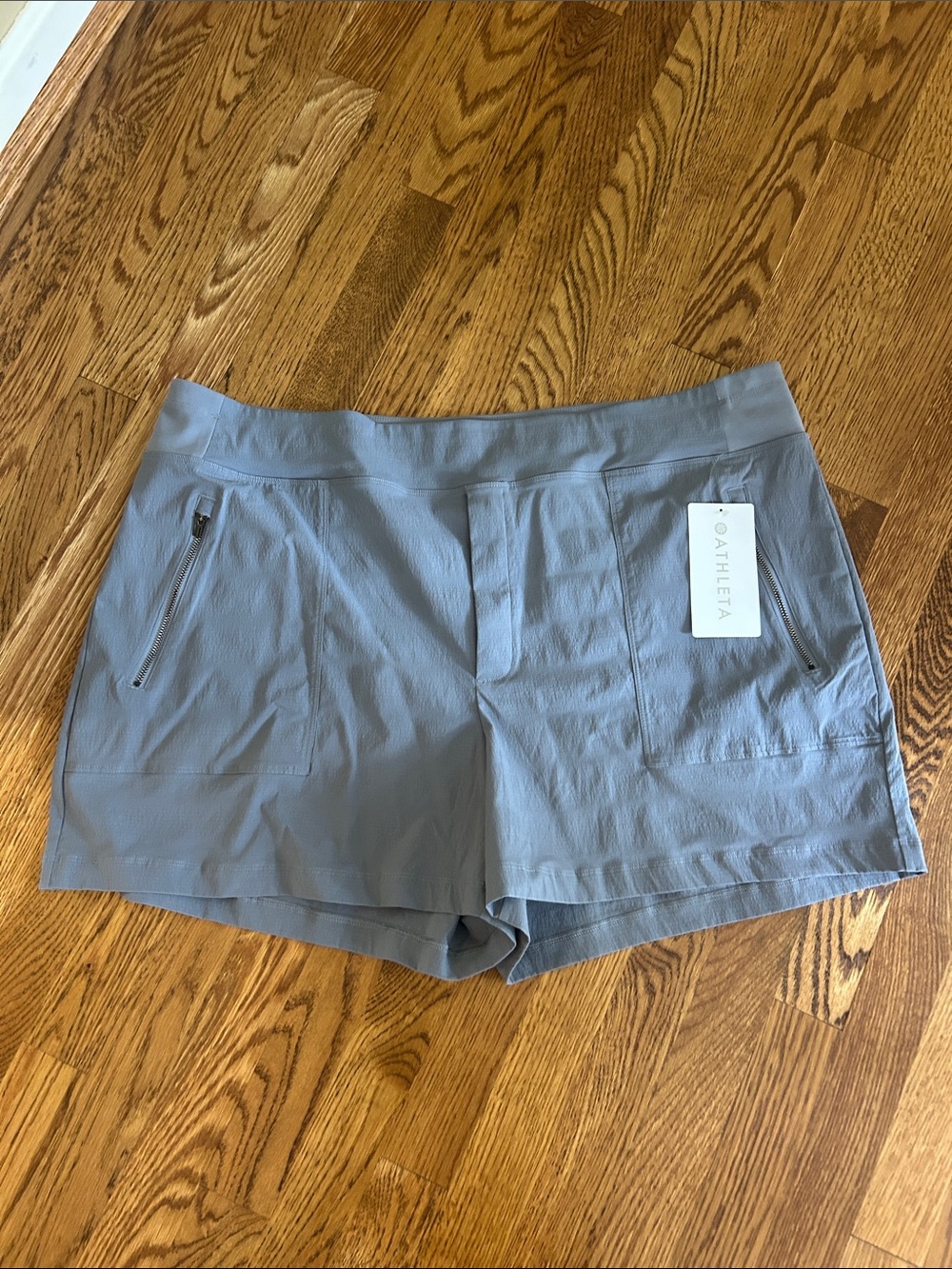 Athleta Trekkie north short, new size 22